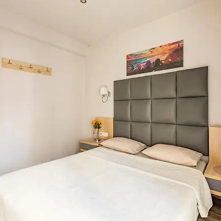 Denis * Thessaloníki